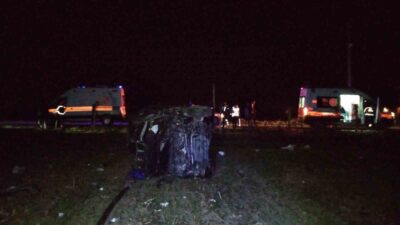 Bursa'nın İnegöl ilçesinde Batuhan O. yönetimindeki otomobil tarlaya uçtu. Kazada