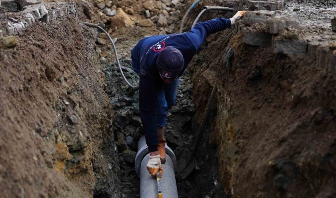 Düzce Belediyesi, Konuralp'te 70 metrelik kanalizasyon hattını yenileyerek alt yapı