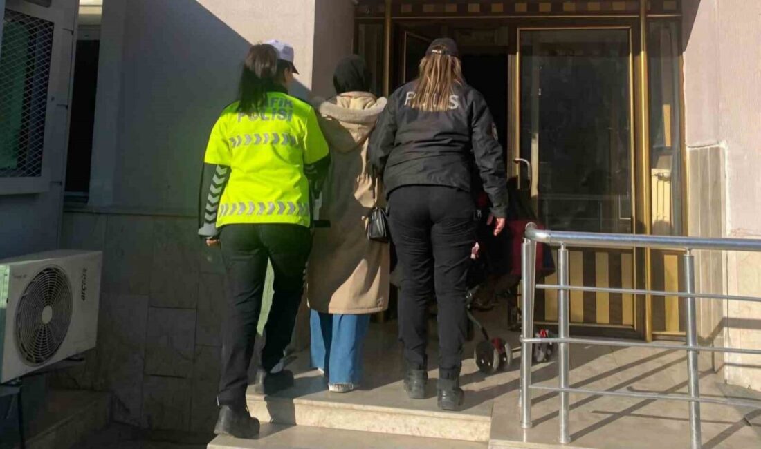 Konuttan yağma suçundan 10 yıl hapis cezası bulunan kadın yakalandı Samsun'da hırsızlık suçundan aranan