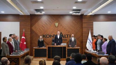 Konyaaltı Belediye Başkanı Cem Kotan, 2024 yılında 40 projeden 8'ini