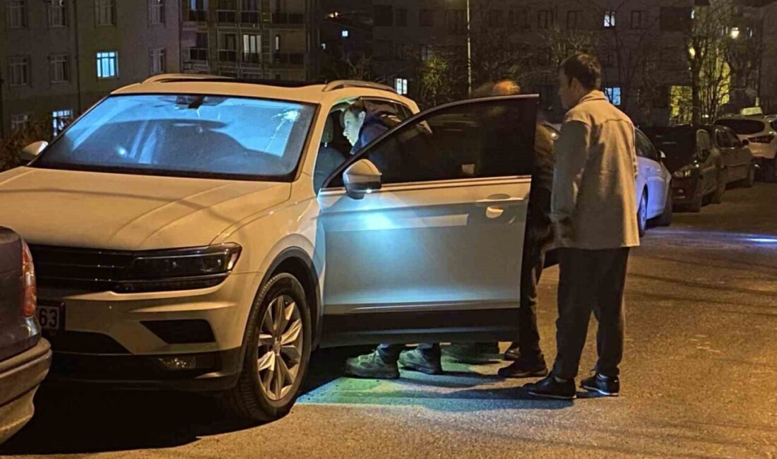 Küçükçekmece’de motosikletli gence silahlı saldırı: 1 ağır yaralı İstanbul Küçükçekmece'de motosikletle eve