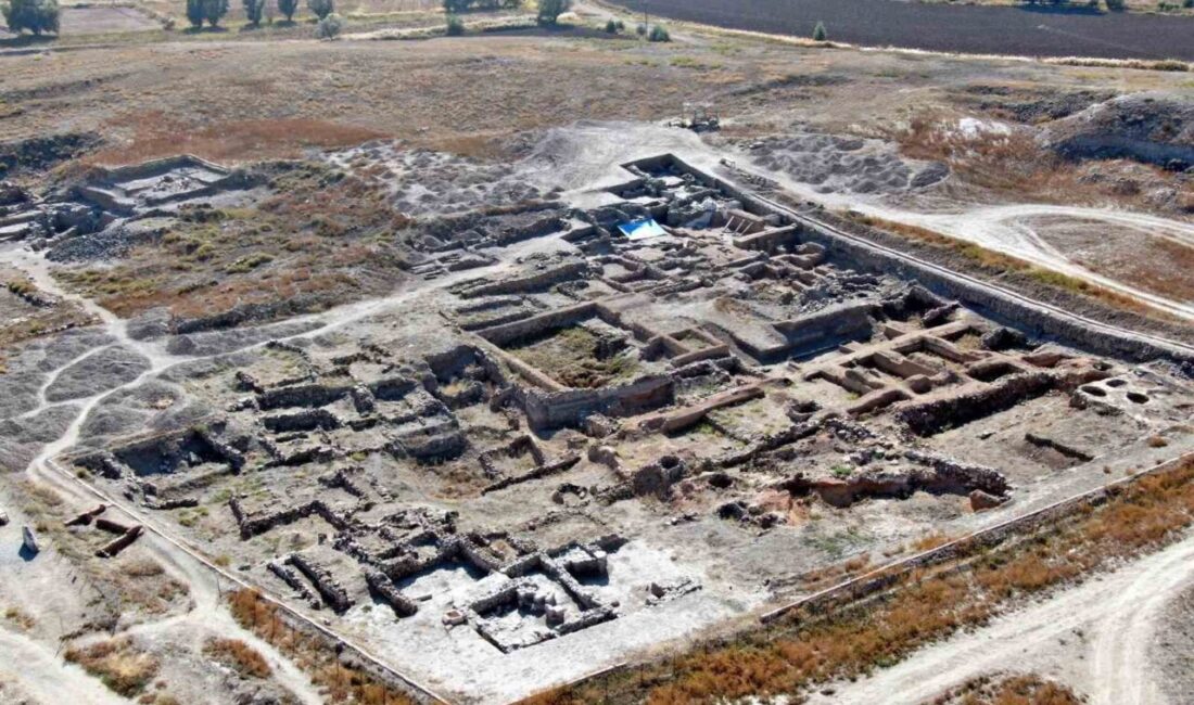 Kayseri'deki Kültepe-Kaniş-Karum Ören Yeri'nde yapılan kazılar, Anadolu tarihine ışık tutuyor.