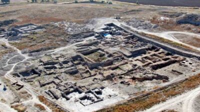 Kayseri'deki Kültepe-Kaniş-Karum Ören Yeri'nde yapılan kazılar, Anadolu tarihine ışık tutuyor.