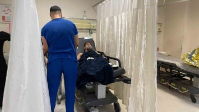 Kuşadası açıklarında batma tehlikesi geçiren bottan denize düşen 4 düzensiz