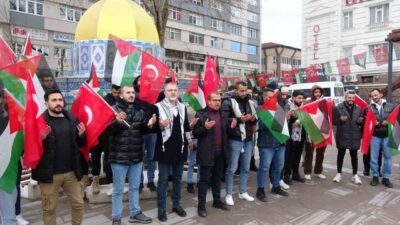 Kütahya'da Filistinli gençler, Hamas-İsrail ateşkesini kutladı. Dernek Başkanı Sebahattin Ceyhun,