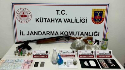Kütahya’da gerçekleştirilen uyuşturucu operasyonunda çok miktarda narkotik madde ele geçirilirken,