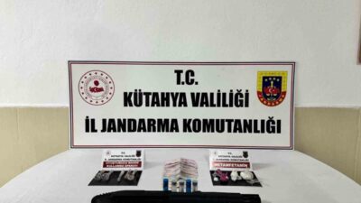 Kütahya'da uyuşturucu operasyonunda 40 gram metamfetamin, 6 bin TL ve
