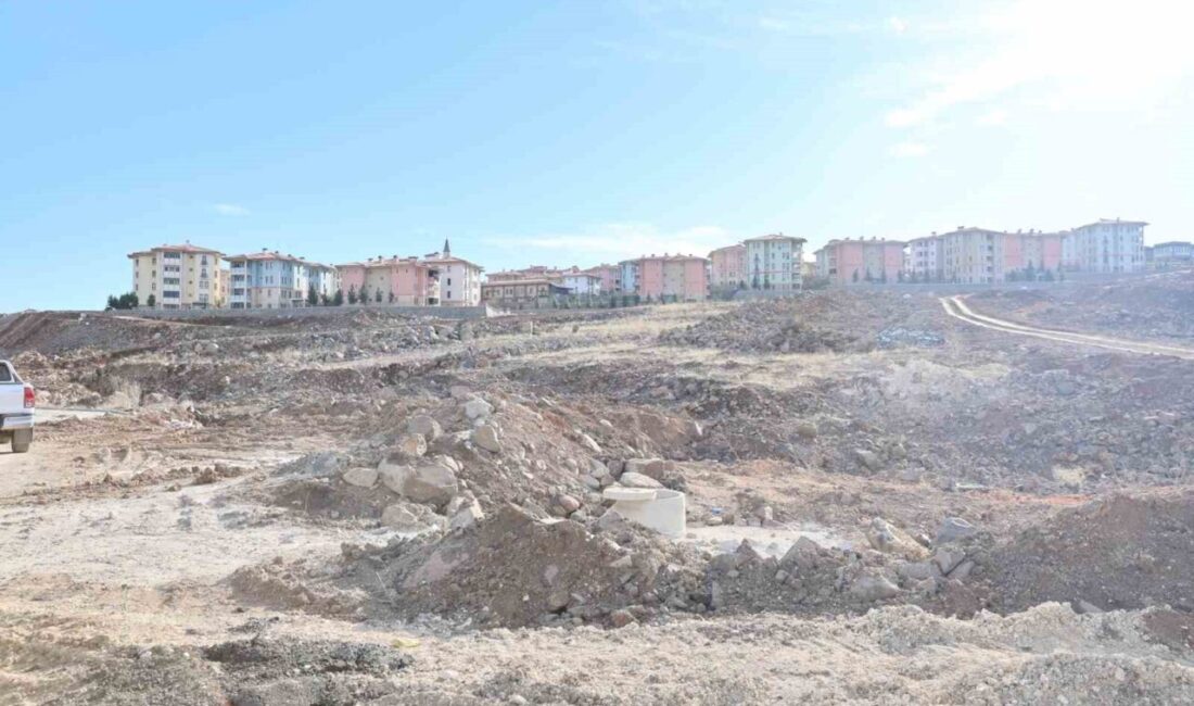 Gaziantep Büyükşehir Belediye Başkanı Fatma Şahin, Kuzeyşehir'de incelemelerde bulunarak, Türkiye'nin