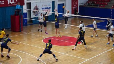 Düzce Belediyesi Spor Akademisi Erkek Voleybol Takımı, Yenişehir Spor Kulübü'nü