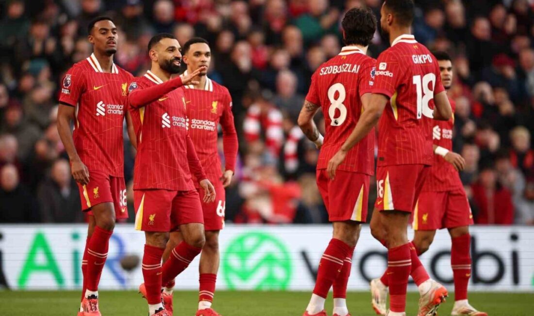 Liverpool, Ipswich Town'u 4-1 mağlup ederek liderlik koltuğundaki yerini sağlamlaştırdı.