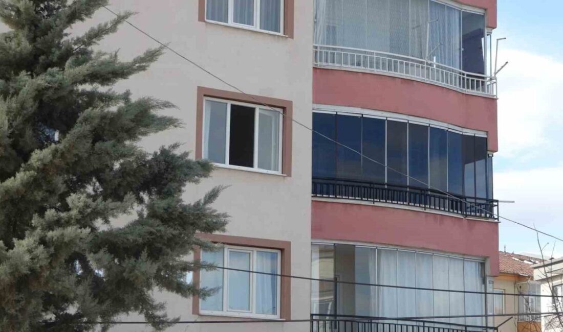 Malatya'da ikametinde kanlar içinde bulunan Nihat Korkmaz hastanede hayatını kaybetti.