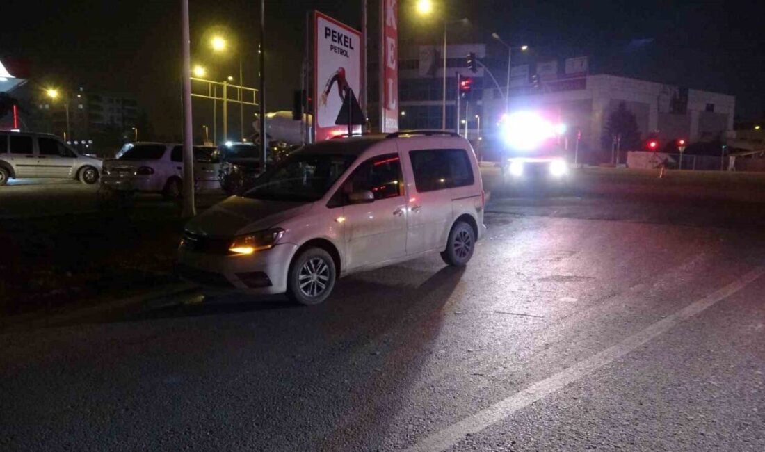 Malatya’da hafif ticari araç otomobille çarpıştı: 2 yaralı Malatya'da meydana gelen trafik