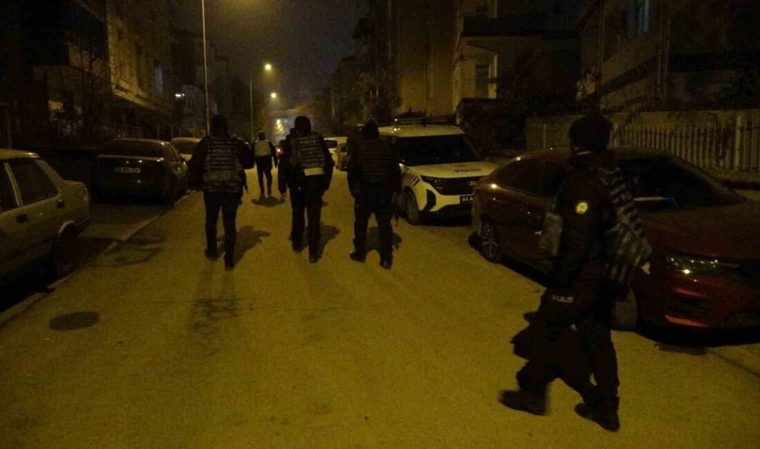 Malatya’da ‘hastaneye bombalı saldırı düzenlenecek’ ihbarı polisi alarma geçirdi Malatya'da yapılan 'bombalı saldırı