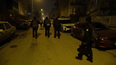 Malatya'da yapılan 'bombalı saldırı düzenlenecek' ihbarı sonrası polis alarma geçti.