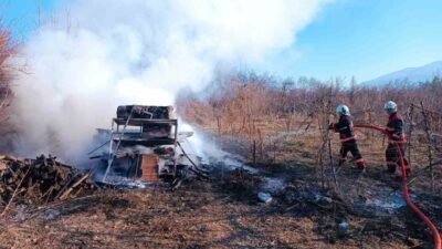 Malatya’da Pütürge ve Yeşilyurt ilçelerinde çıkan iki ayrı yangın, itfaiye