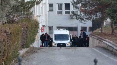 Darende'de yaşlı kadını bıçaklayarak öldüren B.K. tutuklandı. Jandarmadaki işlemlerinin ardından