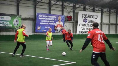 Körfez Belediyesi meclis üyeleri, Alparslan Türkeş Spor Kompleksi'nde dostluk kazandığı