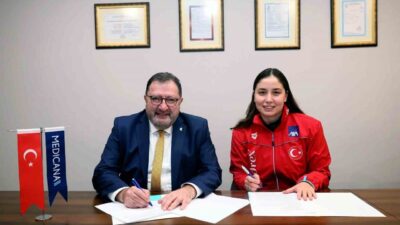 Medicana International İzmir Hastanesi, ultra maraton yüzücüsü Bengisu Avcı'nın sağlık