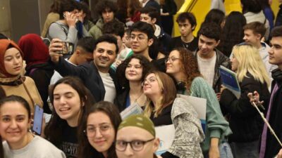 Merkezefendi Belediyesi, YKS'ye hazırlanan öğrencilere moral vermek için eğlenceli bir