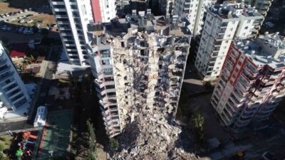Adana'da yıkılan Mete Apartmanı davasında, müteahhit Muzaffer Mete ve inşaat