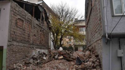 Gemlik Belediyesi, Eşref Dinçer ve Hamidiye Mahallelerindeki tehlike oluşturan metruk