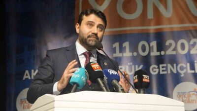 AK Parti Genel Sekreter Yardımcısı Cem Şahin, Karabük'te düzenlenen kongrede