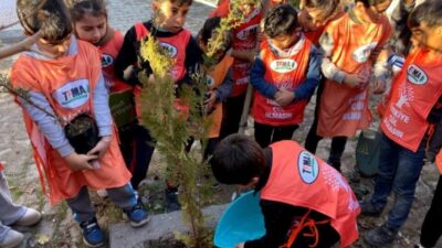 Şanlıurfa'da öğrencilere doğa sevgisi aşılamak için "Bir Fidan Nasıl Dikilir"