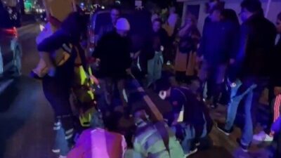 Manavgat'ta motosikletin yaya geçidinde çarptığı Gulçin Ungan yaralandı. Kazayı görenler,