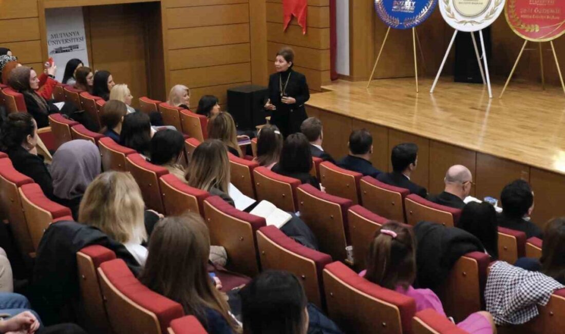 Mudanya Üniversitesi'nde gerçekleşen "Yeni Dünyada Çocuk Olmak" Semineri'nde dijitalleşme ve