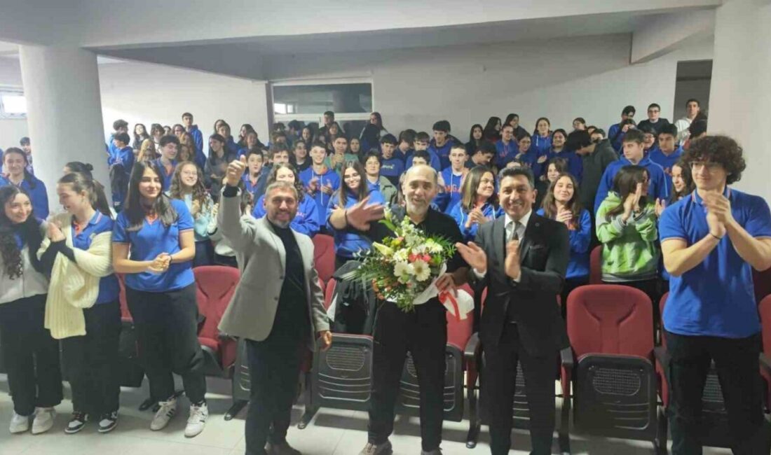 Muğla Gazi Anadolu Lisesi’nde “İnsana Yolculuk” söyleşisi düzenlendi Muğla'da gerçekleşen "İnsana Yolculuk"