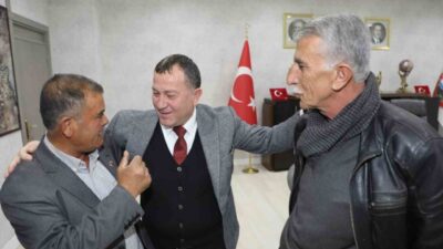 Nizip'te tamamlanan yol projesi sonrası mahalle muhtarlarıyla bir araya gelen