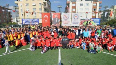 Antalya Muratpaşa Belediye Başkanı Ümit Uysal, ilçedeki 92 amatör spor