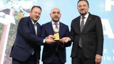 MÜSİAD Kayseri Şubesi tarafından düzenlenen Türkiye Yüzyılı Ödül Gecesi'nde Kayseri