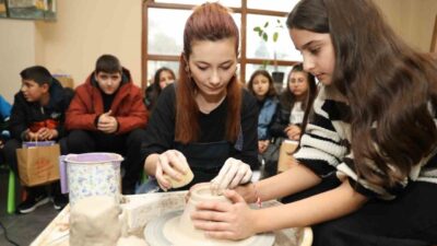 Samsun Büyükşehir Belediyesi'nin hayata geçirdiği "Müzelerde Sanat Buluşması Projesi", çocukların