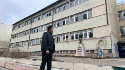 Nebi Hatipoğlu, Eskişehir'deki okul inşaatının durdurulmasına tepki gösterdi. Okul için