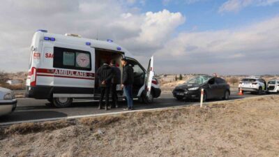 Nevşehir-Gülşehir karayolunda otomobilin refüje düşüp savrulduğu kazada Ahmet K. yaralandı.