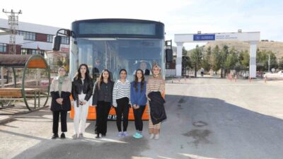Gaziantep Büyükşehir Belediye Başkanı Fatma Şahin, GAÜN Nizip Yerleşkesi'ndeki öğrencilerin