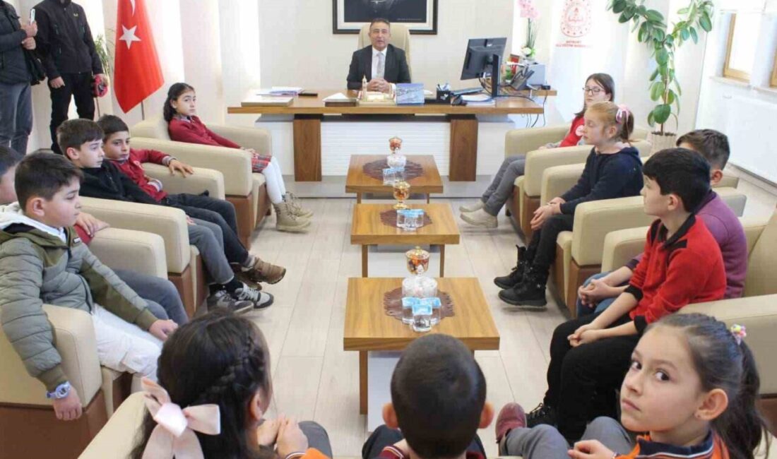 Öğrenciler depreme dayanıklı evler tasarladı Bayburt’ta düzenlenen ’Minik Eller