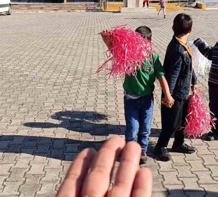 Öğrencilerin bulunduğu okul bahçesine yorgun mermi düştü Şanlıurfa'nın Siverek ilçesinde bir