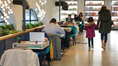 Talas Belediyesi'ne ait kütüphaneler, yarıyıl tatilinde öğrencilerin ders çalışarak ve
