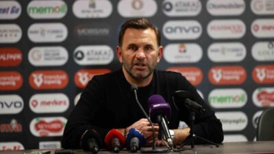 Galatasaray Teknik Direktörü Okan Buruk, Atakaş Hatayspor maçının ikinci yarısında