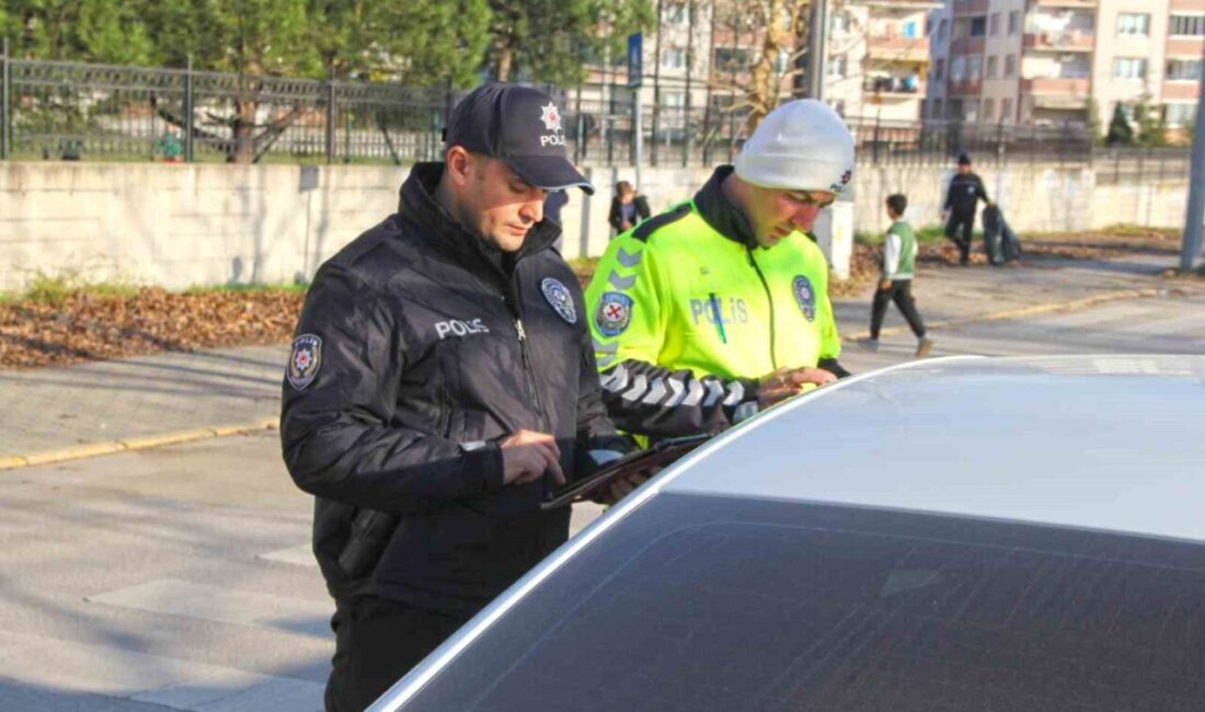 Okul çevresinde yapılan denetimlerde uyuşturucu ele geçirildi Kocaeli'de polis ekipleri, okul