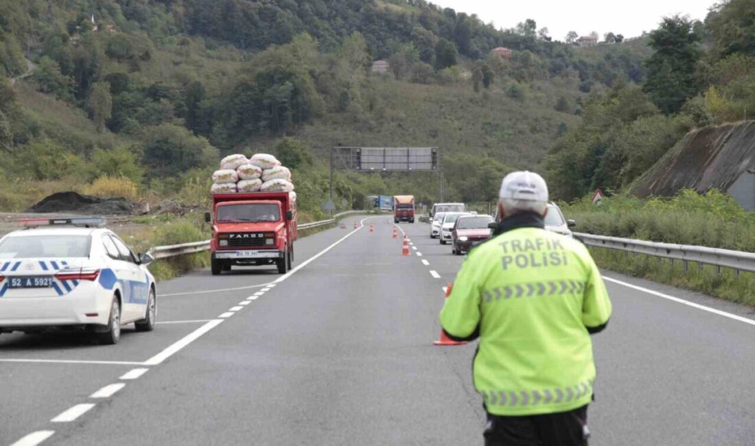 Ordu’da bir haftada 12 binden fazla araç ve sürücüsü denetlendi Ordu'da polis ekipleri son