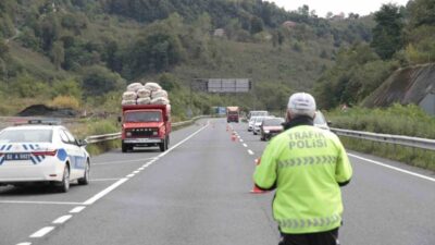 Ordu'da polis ekipleri son bir haçta 12 bin 422 araç