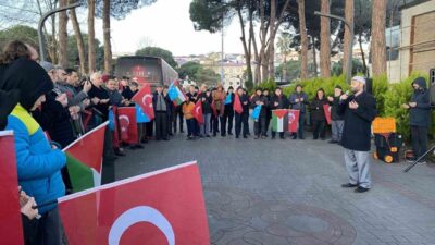 Ordu’nun Ünye ilçesinde vatandaşlar, yeni yılın il gününde Gazze’deki Müslümanlar