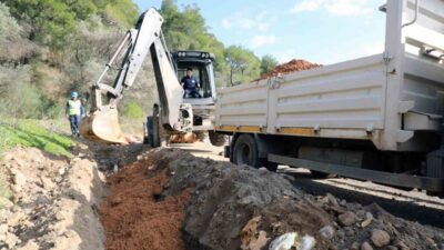 MUSKİ ekipleri Ortaca'da içme suyu hatlarını yenileyerek arıza tespitini hızlandırmayı