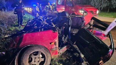 Orhangazi’de meydana gelen trafik kazasında mandalina yüklü tır ile otomobil