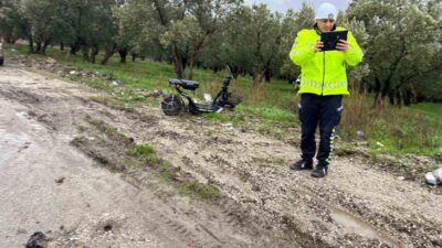 Sakarya’nın Geyve ilçesinde otomobil ile çarpışmamak için manevra yapan ve