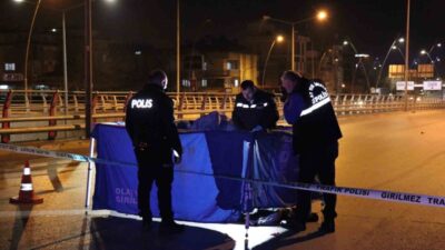 Denizli'de meydana gelen trafik kazasında kavşakta ışık ihlali yapan otomobilin