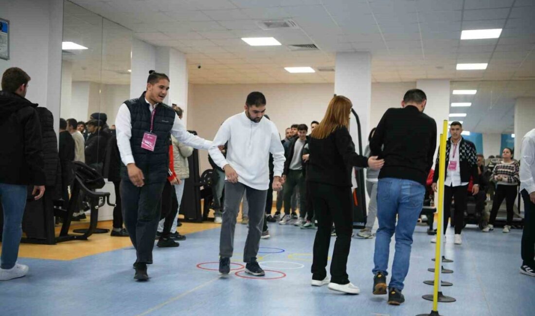 Çayırova Belediyesi Fatma Çelik Engelliler Merkezi’nde eğitim gören özel bireyler,